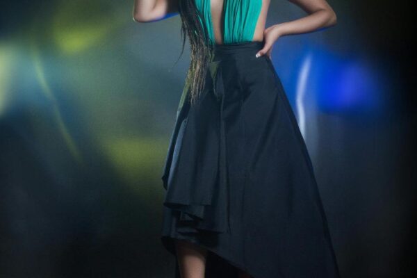 עלייתן של נערות ליווי: הבנת עולמן של בנות לוויה מובחרות עלייתן של נערות ליווי: הבנת עולמן של בנות לוויה מובחרות