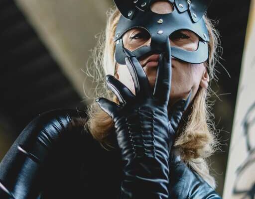 גלה את קסם העיסוי האירוטי: הנאה שמשלבת גוף ונפש