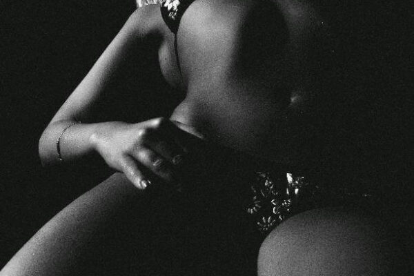 לחקור את העולם של נערות ליווי: תובנה על התעשייה המסקרנת לחקור את העולם של נערות ליווי: תובנה על התעשייה המסקרנת