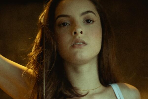 "נערות ליווי: מדריך ליווי לבידור לקוחות" "נערות ליווי: מדריך ליווי לבידור לקוחות"